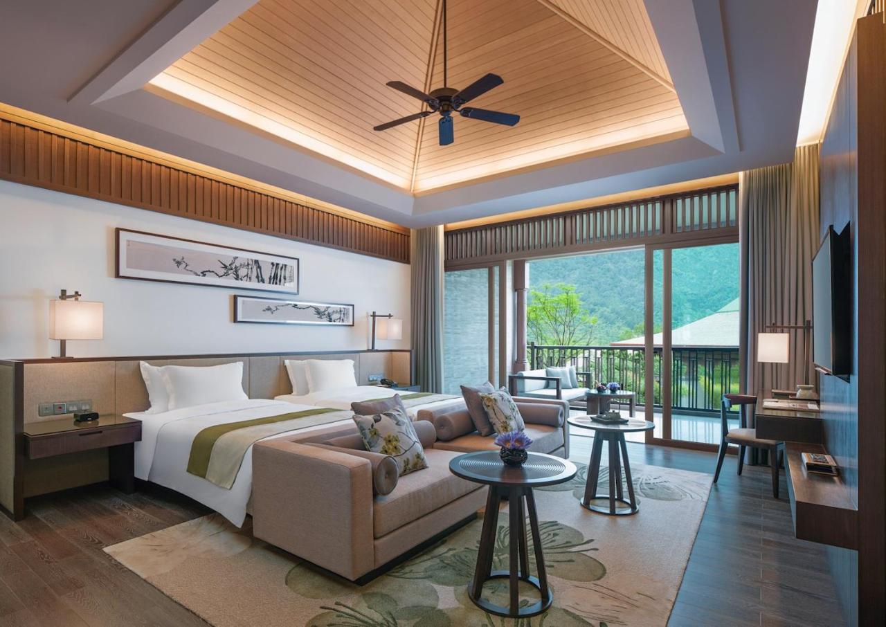 Dusit Devarana Hot Springs & Spa Guangzhou Bagian luar foto