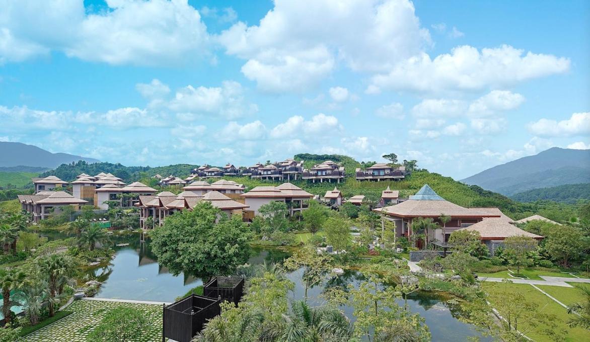 Dusit Devarana Hot Springs & Spa Guangzhou Bagian luar foto